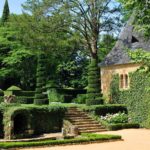 Chapelle et Cour du Manoir ©Olivier Anger Châteaux en fête 2022 Eyrignac jardins Dordogne Périgord Sarlat visite insolite exceptionnel manoir art de vivre française VII ème siècle