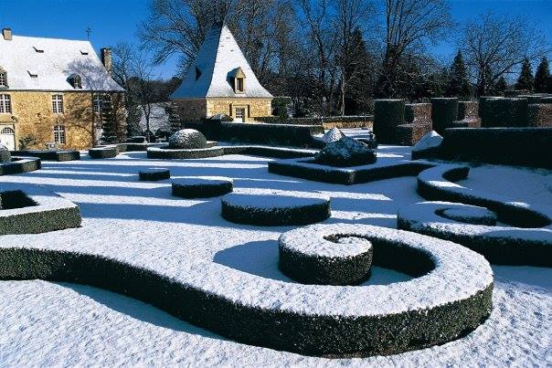 La scarification du gazon (Les conseils du chef jardinier d'Eyrignac) :  Eyrignac et ses jardins