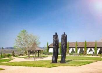 Exposition des sculptures de Christian Lapie à Eyrignac et ses Jardins