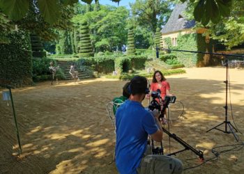 Tournage France 5 à Eyrignac avec Capucine Sermadiras