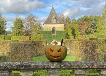 Chasse aux citrouilles à Eyrignac