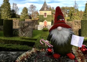 Le Gnome Jardinier dans les jardins d'Eyrignac