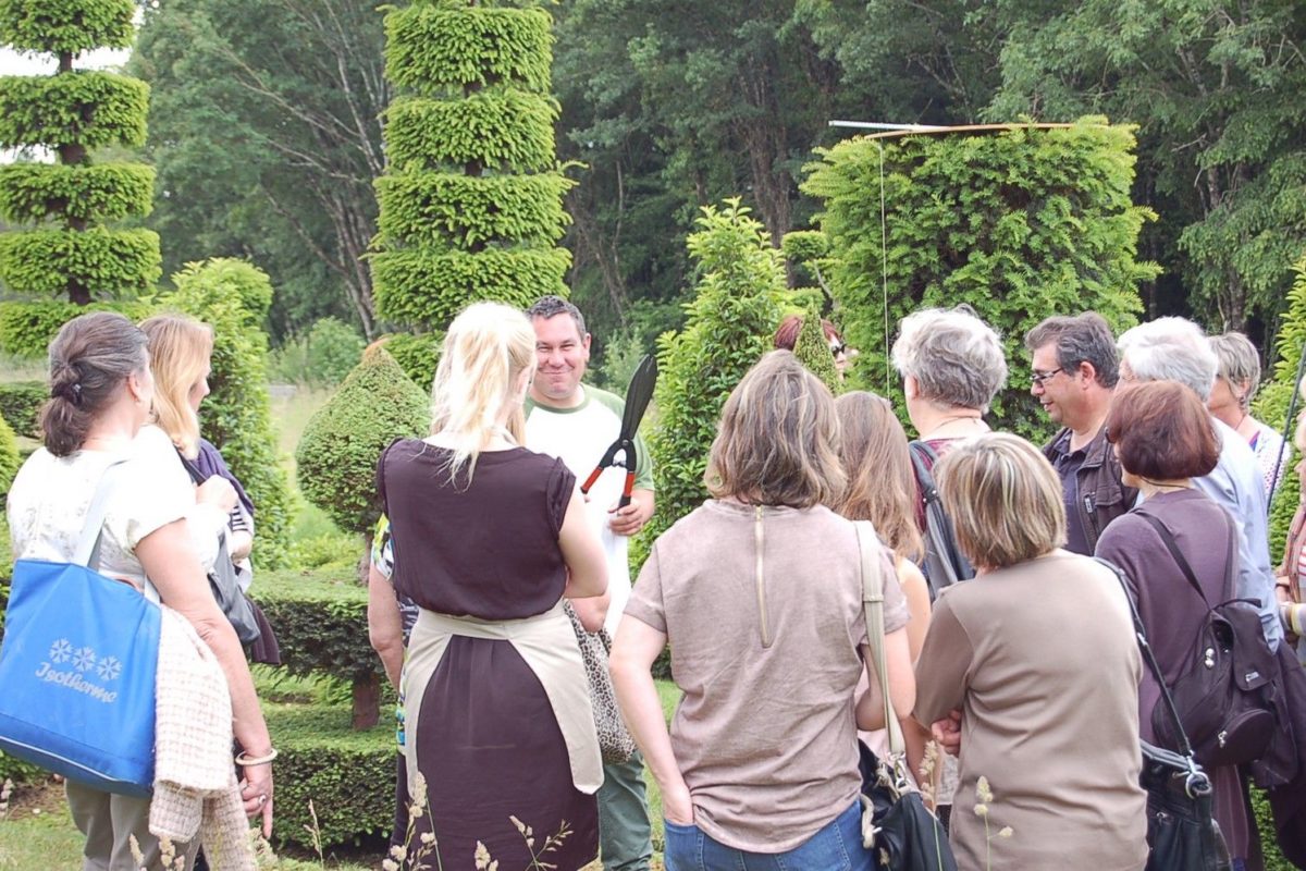 eyrignac_visiteurs_groupe_jardinier-1200x800 Les jardinier d'Eyrignac rencontrent le public pour Rendez-Vous au Jardin